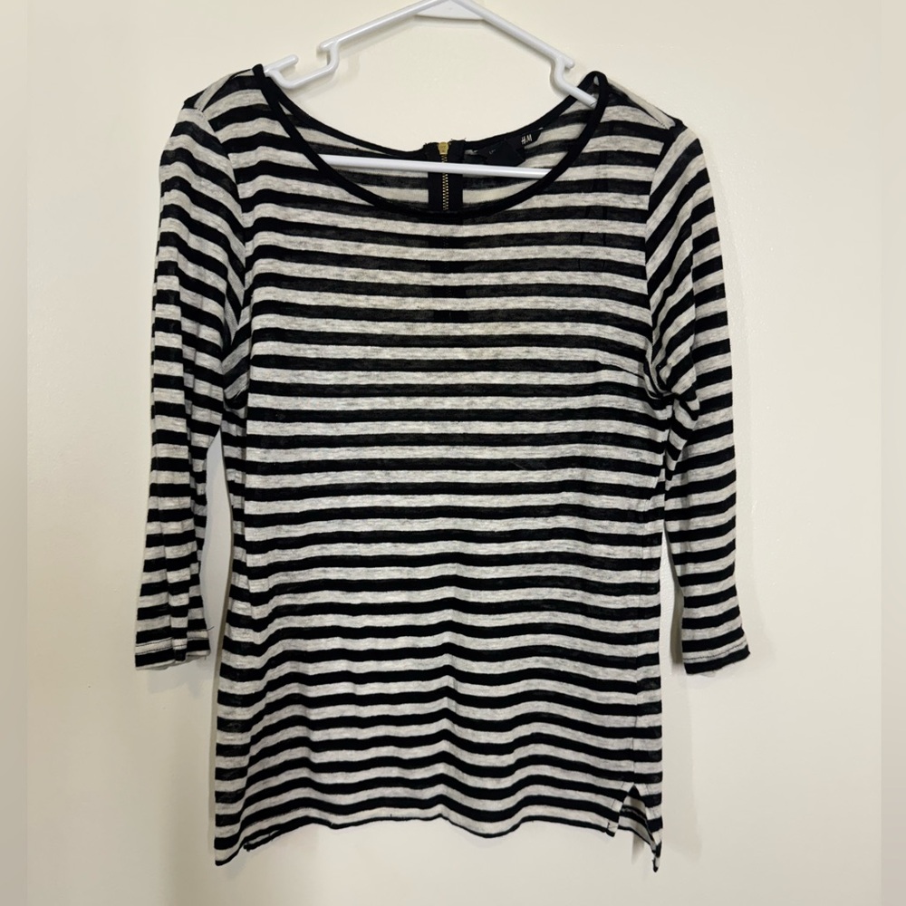 H&M Black & White Striped 3/4 Sleeve Tee Linen Small Zipper at back neck Light